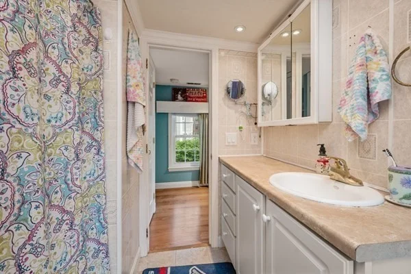 2 bed, 1 bath apartment for rent at 1 Lime St Unit 1, Newburyport — photo 10 of 14