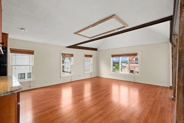 Studio bed, 1 bath apartment for rent at 1 Lime St Unit 2, Newburyport — photo 6 of 14