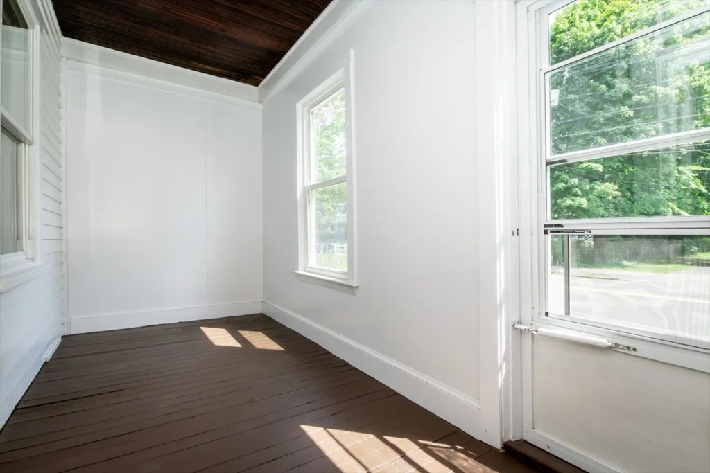 2 bed, 1 bath apartment for rent at 1 Lincoln St Unit 1, Stoneham — photo 8 of 29
