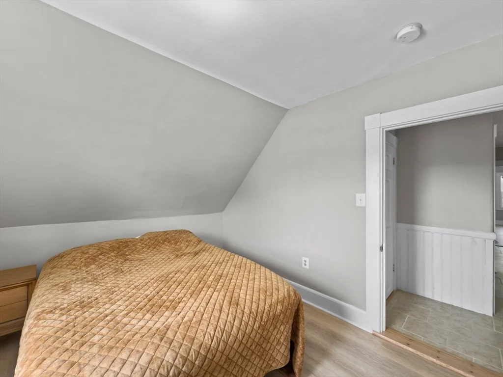 2 bed, 1 bath apartment for rent at 1 Lindner Ct Unit 3, Lawrence — photo 4 of 8