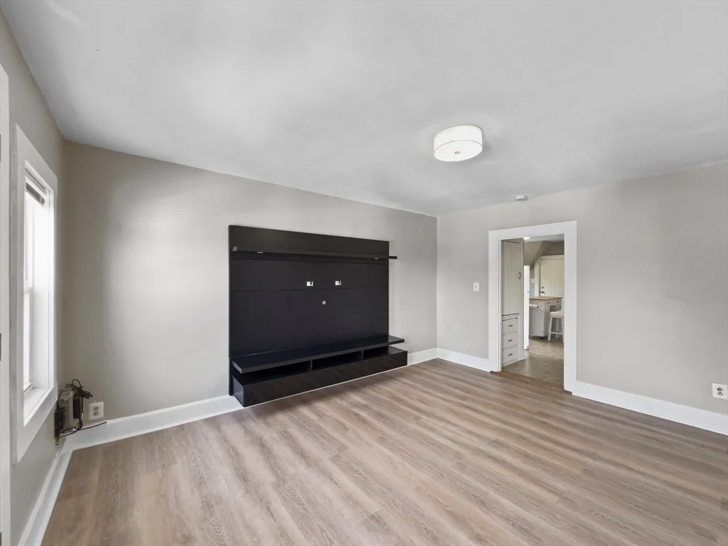 2 bed, 1 bath apartment for rent at 1 Lindner Ct Unit 3, Lawrence — photo 8 of 8