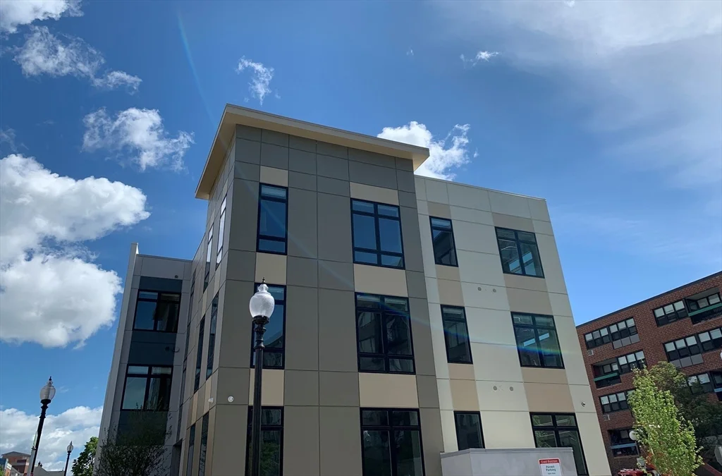 3 bed, 2 bath apartment for rent at 1 Lisbon St Unit 301, East Boston — photo 40 of 41
