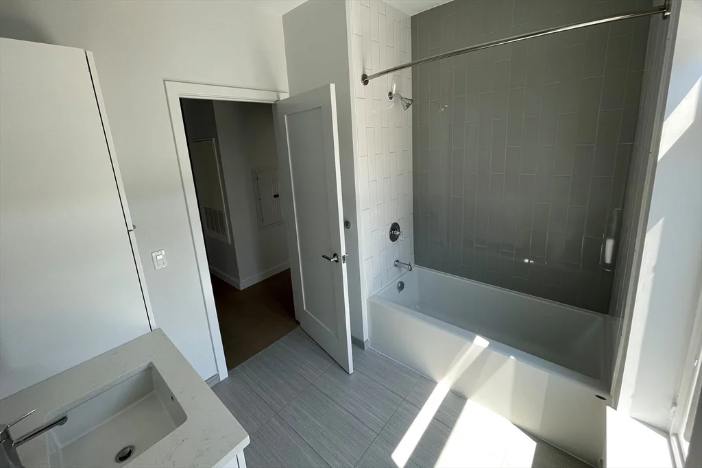3 bed, 2 bath apartment for rent at 1 Lisbon St Unit 301, East Boston — photo 24 of 41