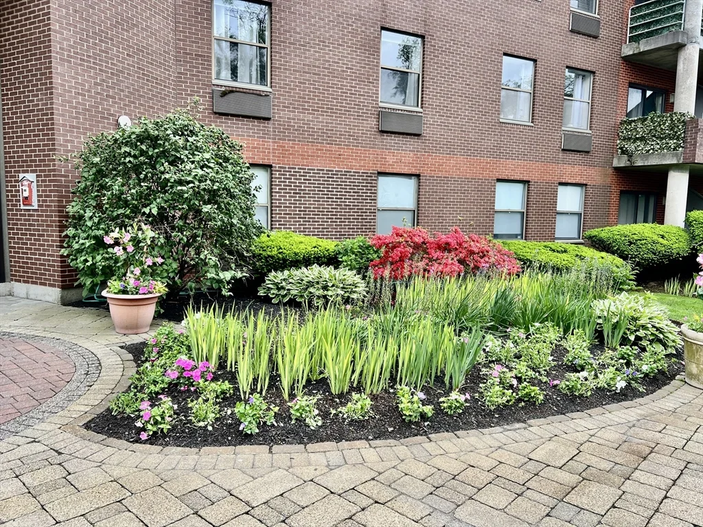 2 bed, 2 bath apartment for rent at 1 Loring Ave Unit 311, Swampscott — photo 1 of 20