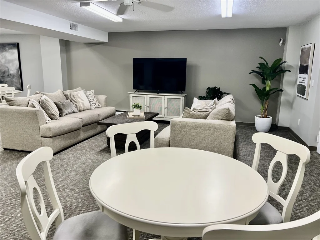 2 bed, 2 bath apartment for rent at 1 Loring Ave Unit 311, Swampscott — photo 4 of 20