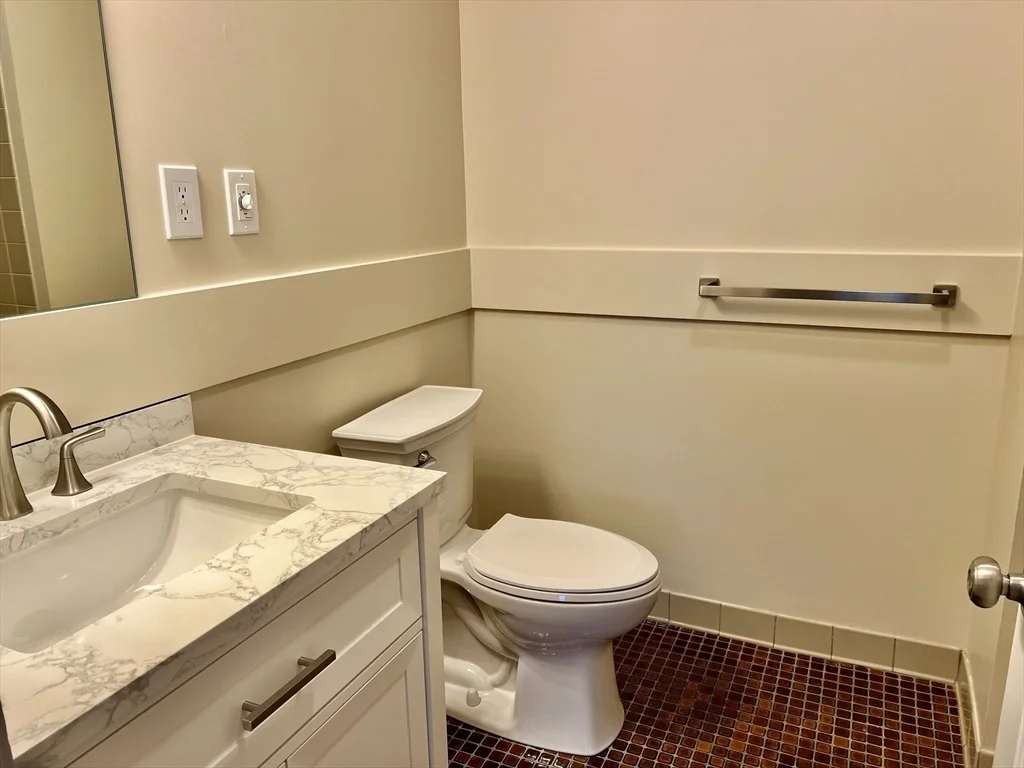 2 bed, 2 bath apartment for rent at 1 Loring Ave Unit 311, Swampscott — photo 19 of 20