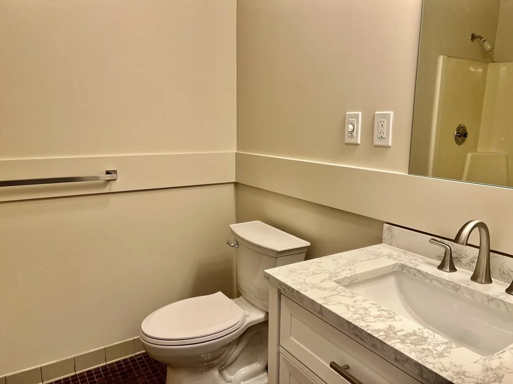 2 bed, 2 bath apartment for rent at 1 Loring Ave Unit 311, Swampscott — photo 14 of 20