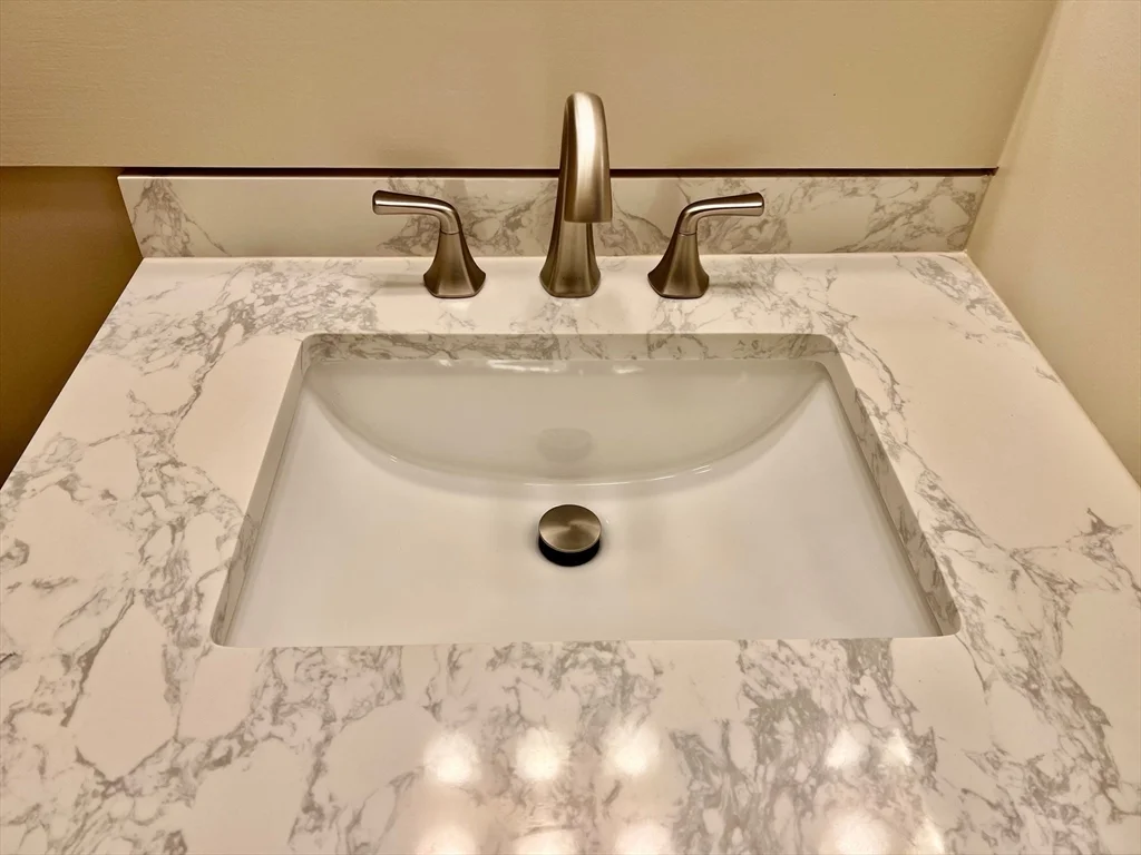2 bed, 2 bath apartment for rent at 1 Loring Ave Unit 311, Swampscott — photo 15 of 20