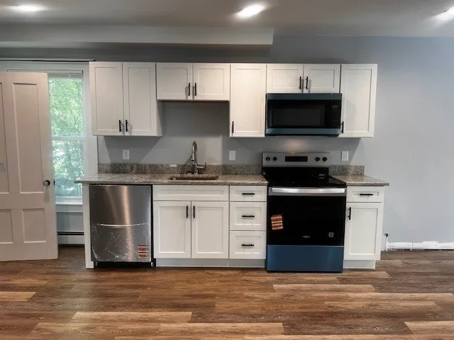 2 bed, 1 bath apartment for rent at 1 Madison Unit B, Amesbury — photo 2 of 17