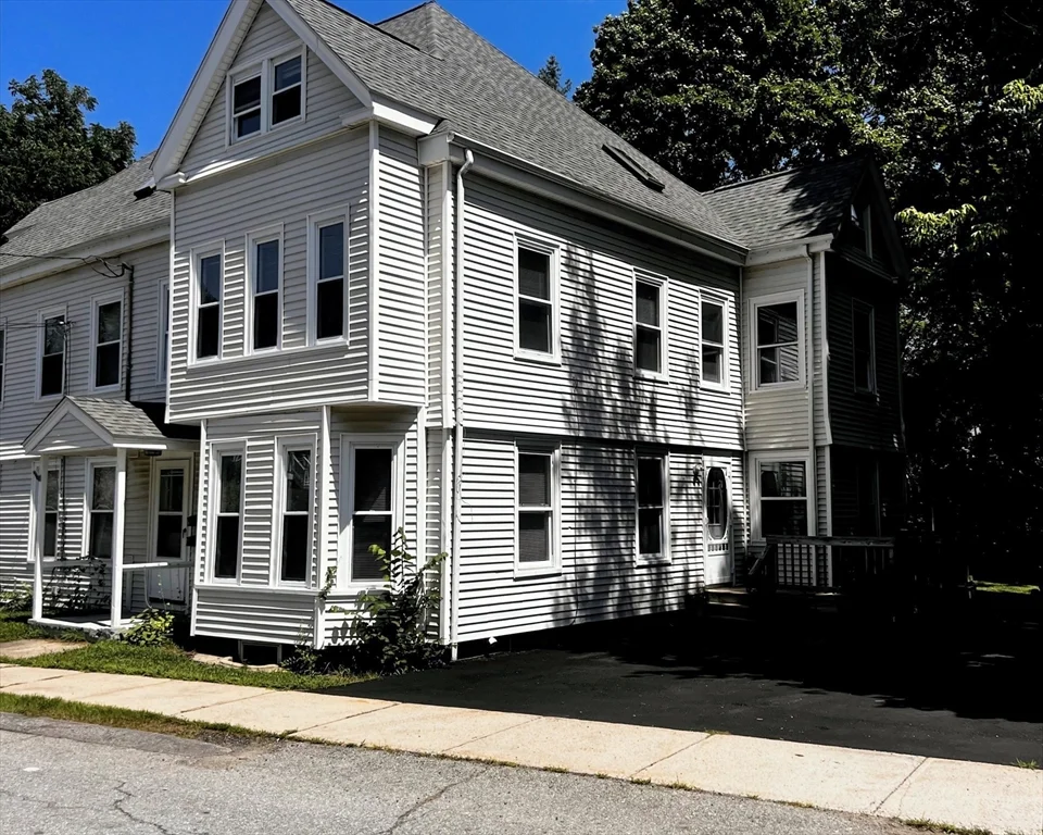 2 bed, 1 bath apartment for rent at 1 Madison Unit B, Amesbury — photo 2 of 23