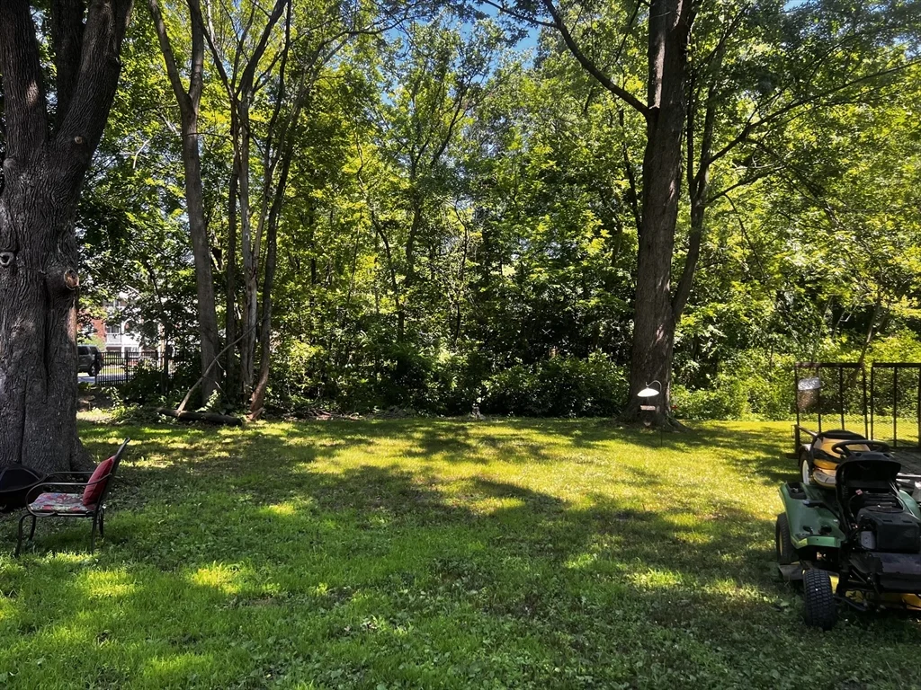 2 bed, 1 bath apartment for rent at 1 Madison Unit B, Amesbury — photo 5 of 23
