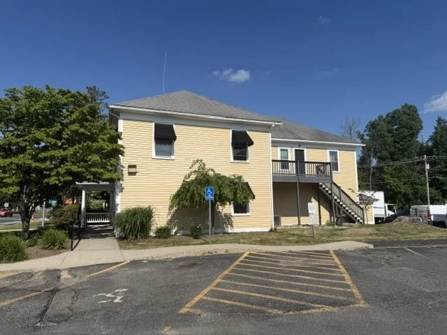 1 bed, 1 bath apartment for rent at 1 Main St Unit 2b, Brimfield — photo 2 of 3