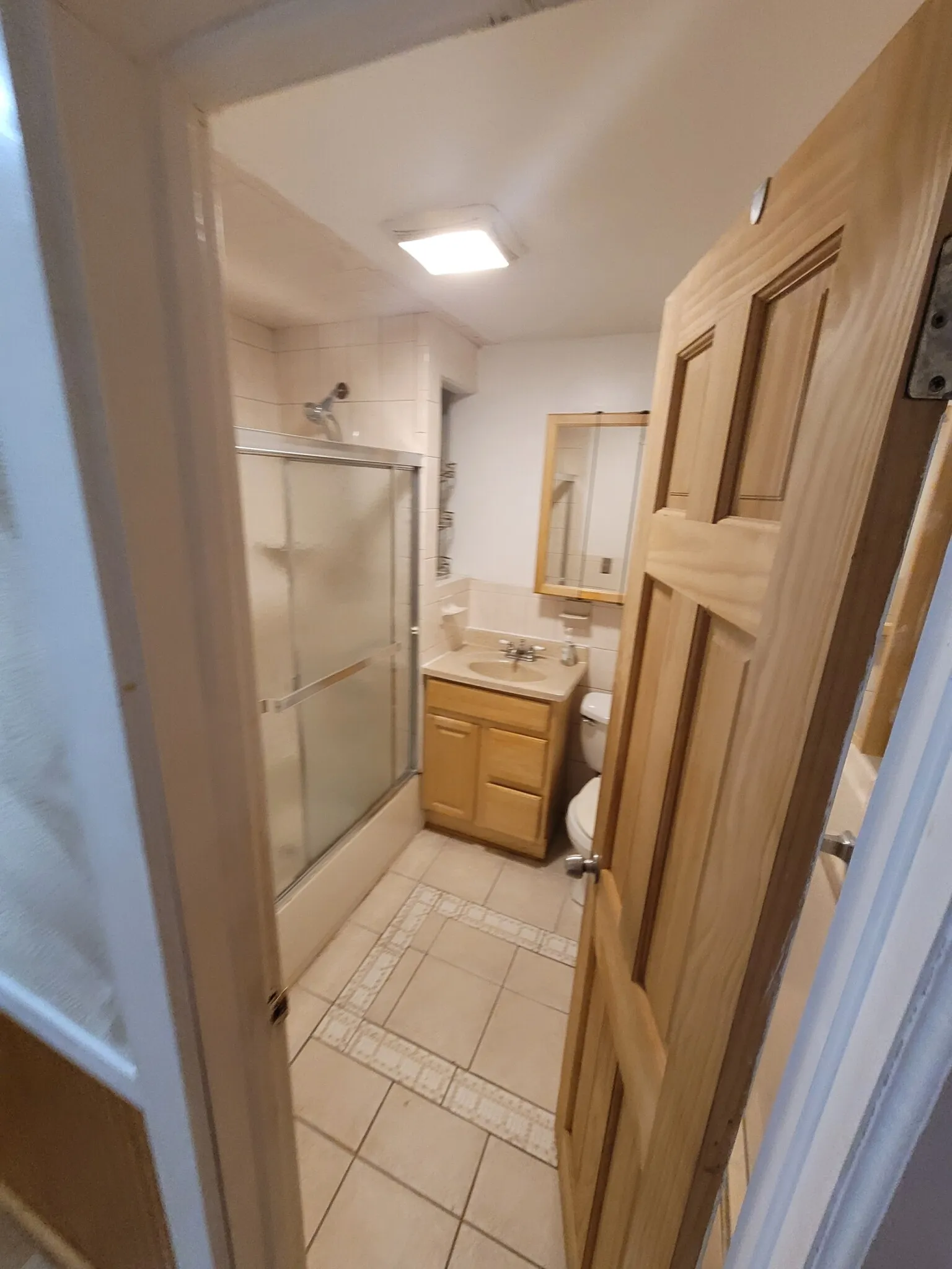 3 bed, 1 bath apartment for rent at 1 Mark St Unit 3, Jamaica Plain — photo 6 of 38