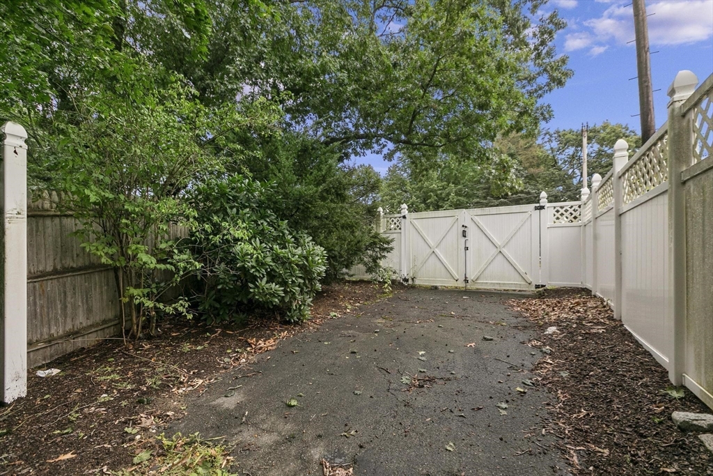 3 bed, 2 bath apartment for rent at 1 Martin Rd, Wellesley — photo 33 of 35