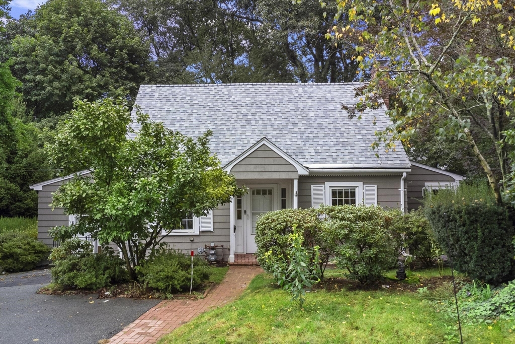 3 bed, 2 bath apartment for rent at 1 Martin Rd, Wellesley