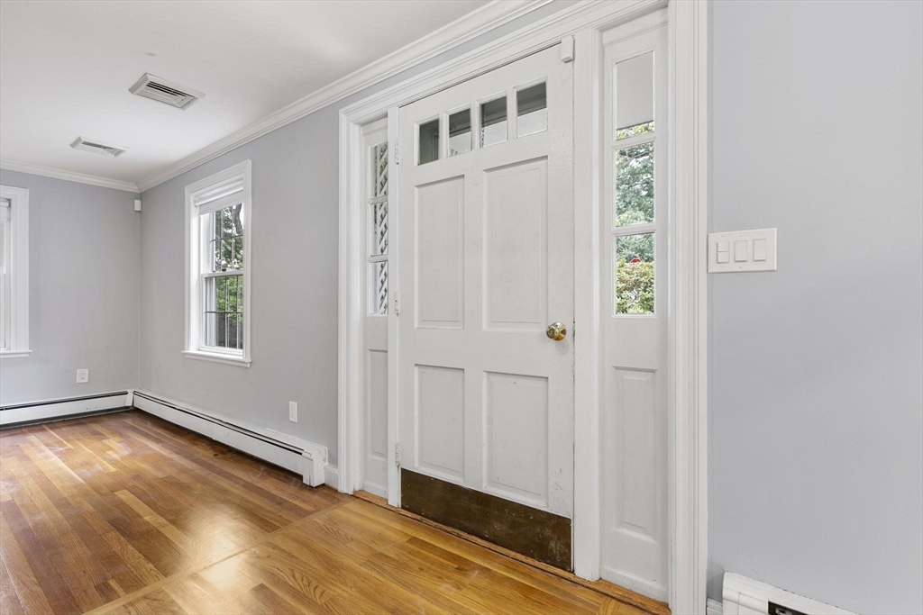 3 bed, 2 bath apartment for rent at 1 Martin Rd, Wellesley — photo 5 of 35