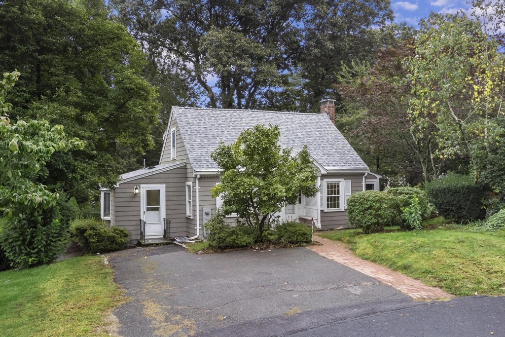 3 bed, 2 bath apartment for rent at 1 Martin Rd, Wellesley — photo 3 of 35