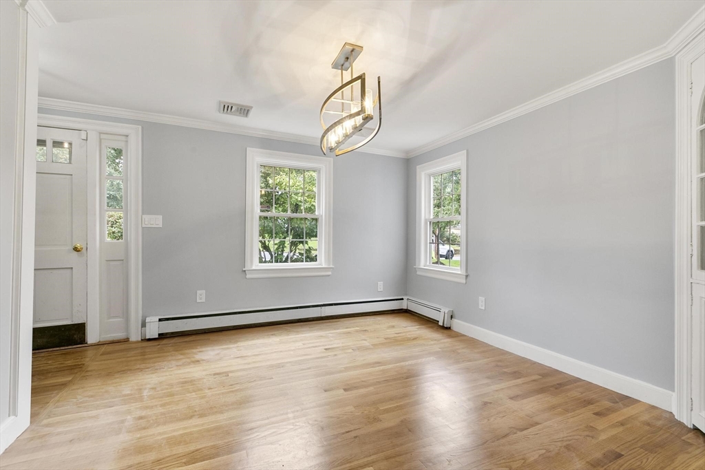 3 bed, 2 bath apartment for rent at 1 Martin Rd, Wellesley — photo 6 of 35