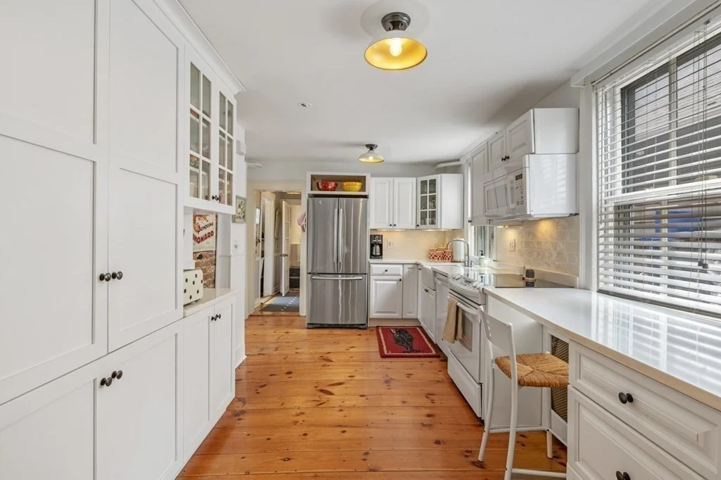 2 bed, 1 bath apartment for rent at 1 Mason Unit 1, Old Town — photo 7 of 20
