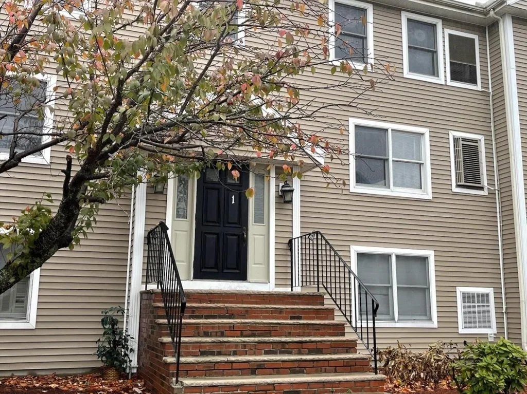 2 bed, 1 bath apartment for rent at 1 Maude St Unit 4, Malden — photo 1 of 10