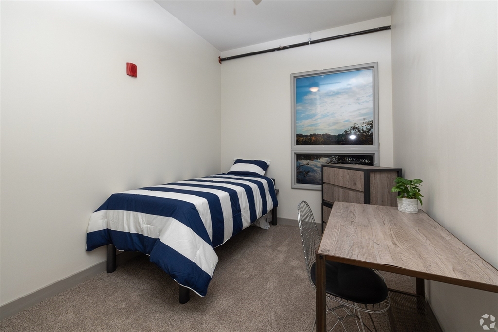 2 bed, 2 bath apartment for rent at 1 Merrimack Plaza Unit 0, Lowell — photo 10 of 29