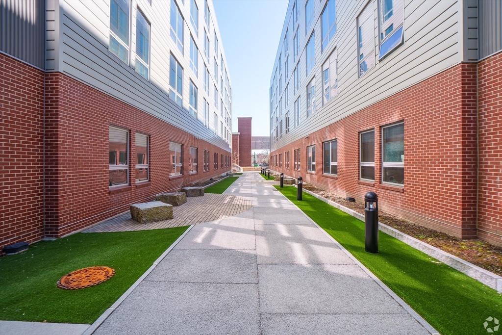 2 bed, 2 bath apartment for rent at 1 Merrimack Plaza Unit 0, Lowell — photo 18 of 29