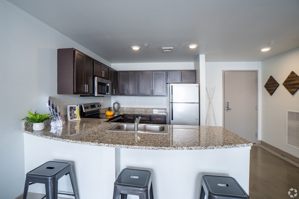 2 bed, 2 bath apartment for rent at 1 Merrimack Plaza Unit 0, Lowell — photo 6 of 29