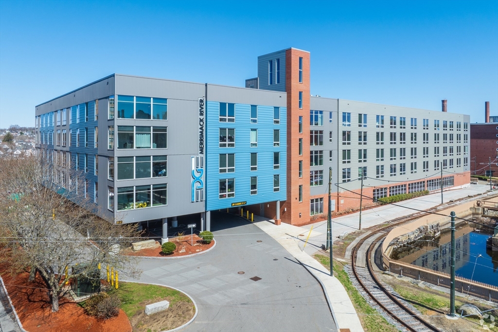 2 bed, 2 bath apartment for rent at 1 Merrimack Plaza Unit 0, Lowell — photo 1 of 29