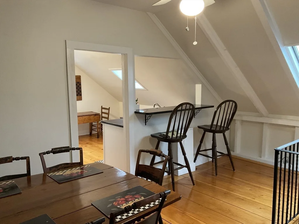 1 bed, 1 bath apartment for rent at 1 Middle Unit 3, Marblehead — photo 7 of 16