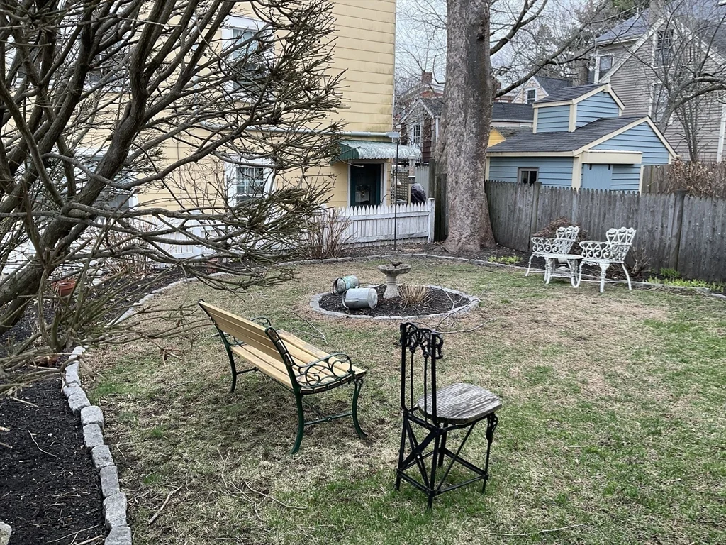1 bed, 1 bath apartment for rent at 1 Middle Unit 3, Marblehead — photo 14 of 16