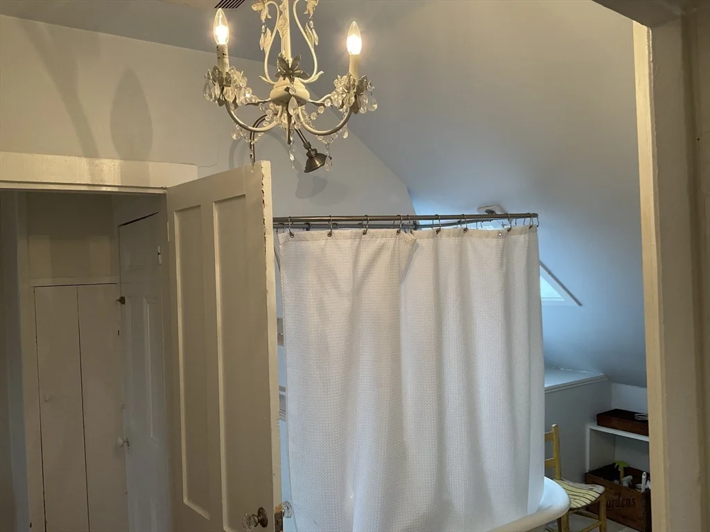 1 bed, 1 bath apartment for rent at 1 Middle Unit 3, Marblehead — photo 11 of 16