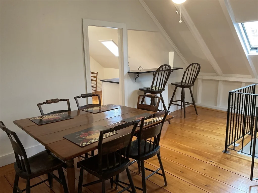 1 bed, 1 bath apartment for rent at 1 Middle Unit 3, Marblehead — photo 6 of 16