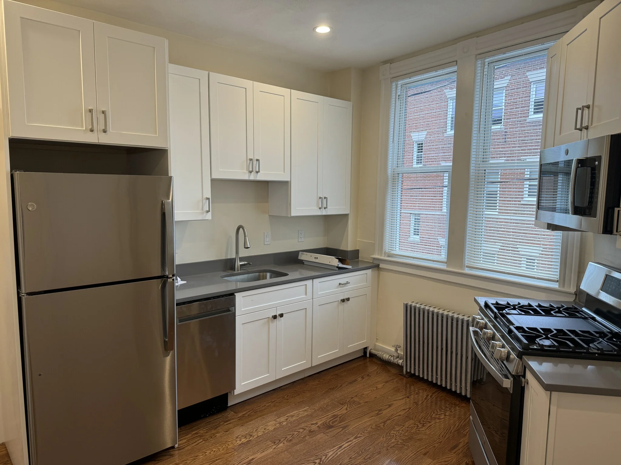 3 bed, 1 bath apartment for rent at 1 Miles St Unit 2, Jamaica Plain — photo 2 of 9