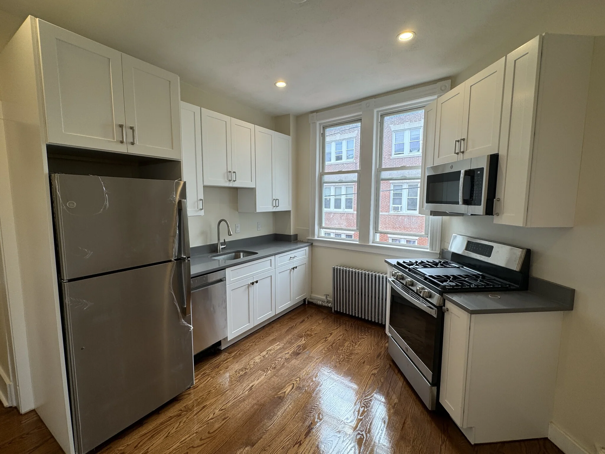 3 bed, 1 bath apartment for rent at 1 Miles St Unit 2, Jamaica Plain
