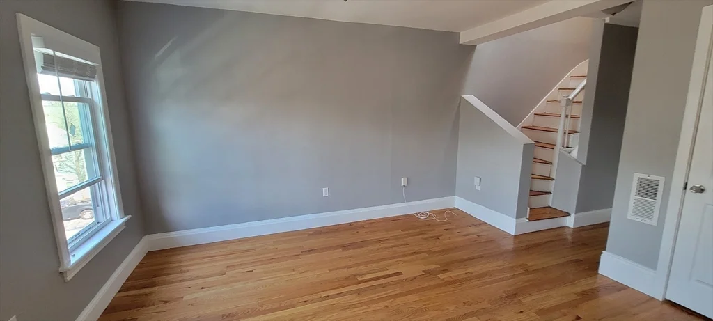 2 bed, 1 bath apartment for rent at 1 Mount Pleasant Pl Unit 2, Roxbury — photo 9 of 12