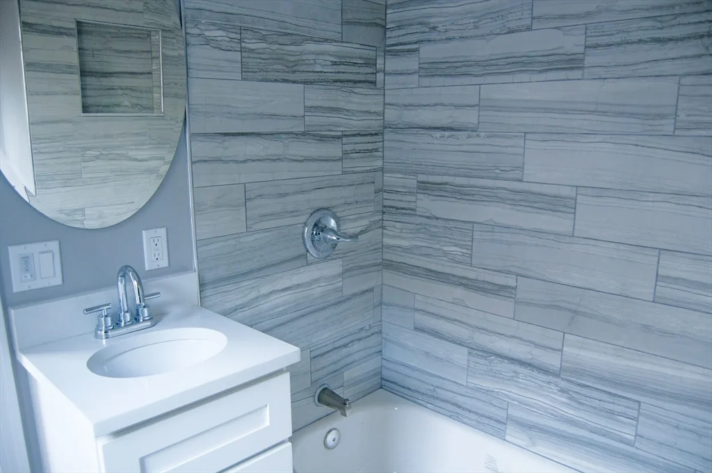 2 bed, 1 bath apartment for rent at 1 Mount Pleasant Pl Unit 2, Roxbury — photo 10 of 12