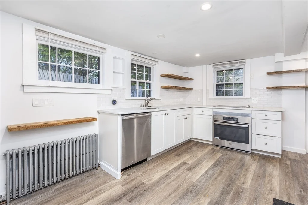 2 bed, 1 bath apartment for rent at 1 Mugford St Unit 3, Glenwood — photo 1 of 24