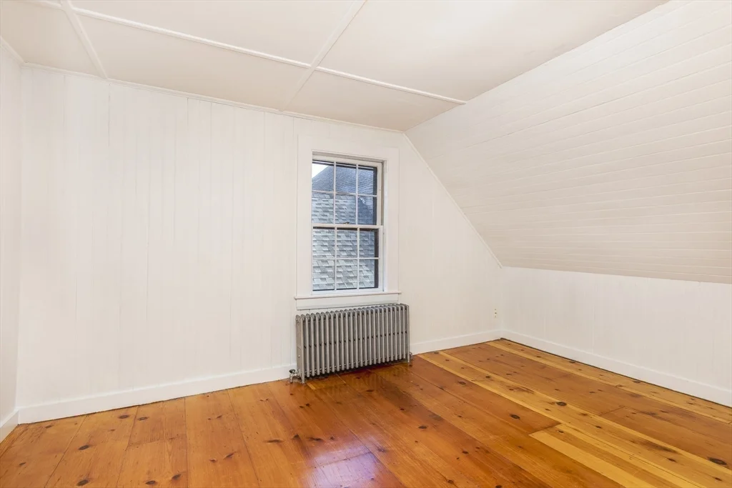 2 bed, 1 bath apartment for rent at 1 Mugford St Unit 3, Glenwood — photo 17 of 24