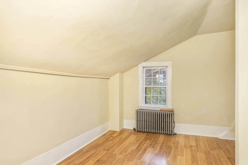 2 bed, 1 bath apartment for rent at 1 Mugford St Unit 3, Glenwood — photo 15 of 24