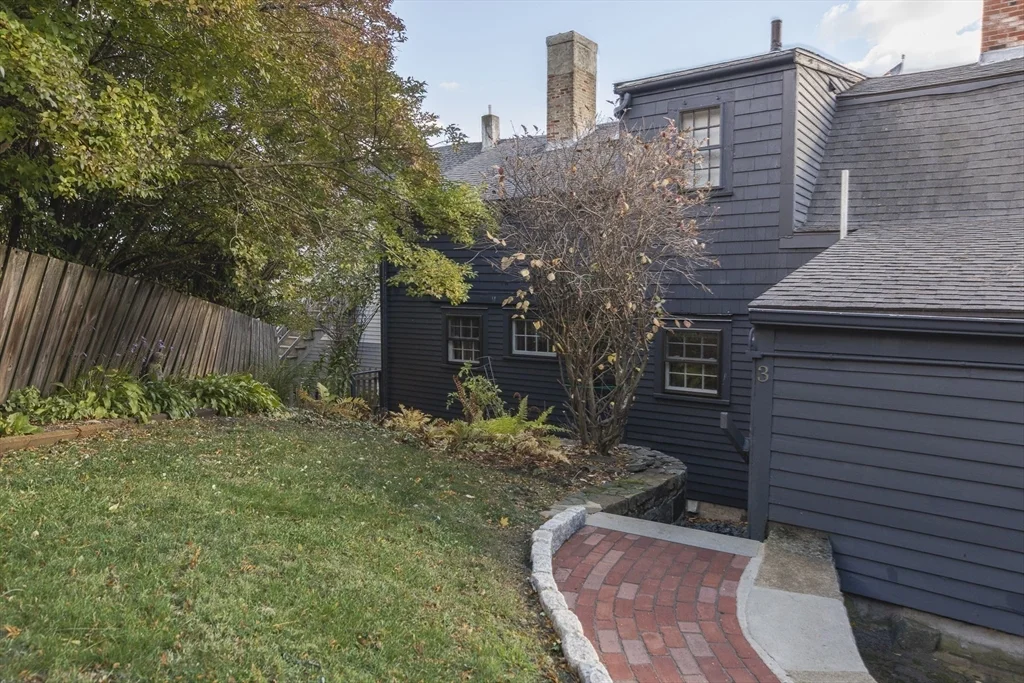 2 bed, 1 bath apartment for rent at 1 Mugford St Unit 3, Glenwood — photo 22 of 24