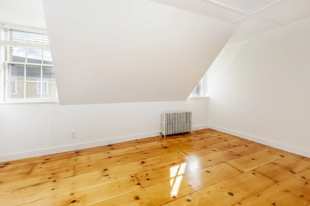 2 bed, 1 bath apartment for rent at 1 Mugford St Unit 3, Glenwood — photo 13 of 24