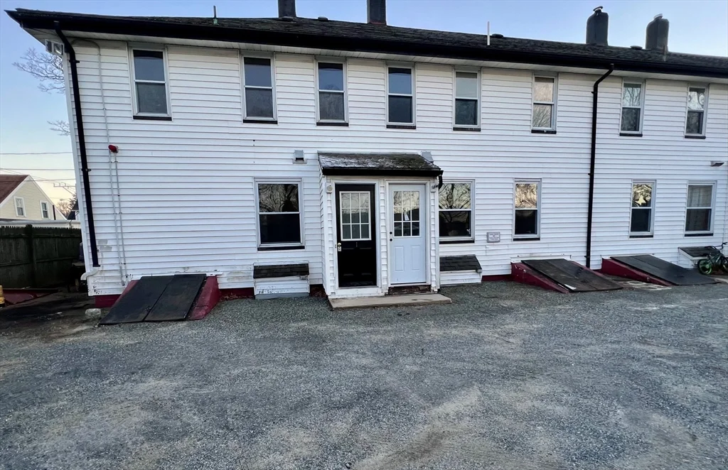 2 bed, 1 bath apartment for rent at 1 N Spooner St Unit 1, Plymouth — photo 3 of 20