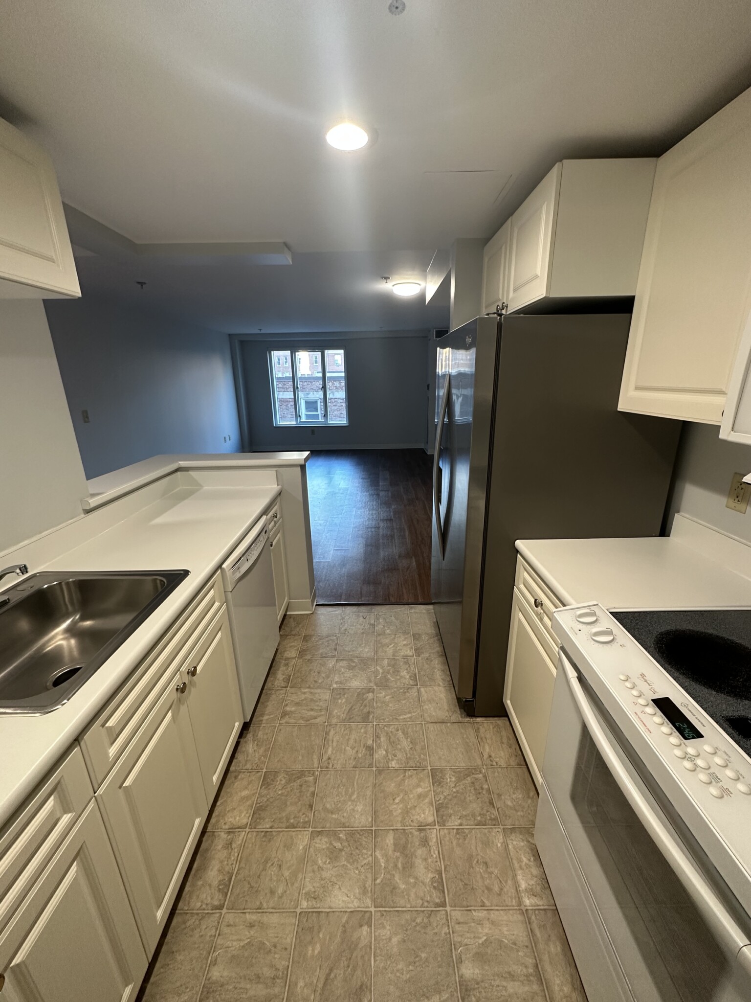 2 bed, 2 bath apartment for rent at 1 Nassau St Unit 707, Chinatown — photo 4 of 11