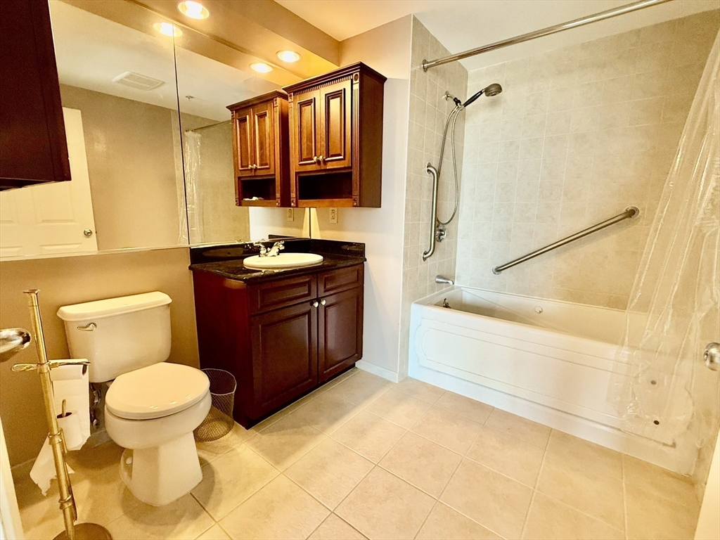 2 bed, 2 bath apartment for rent at 1 Nassau Unit 2105, Chinatown — photo 15 of 22