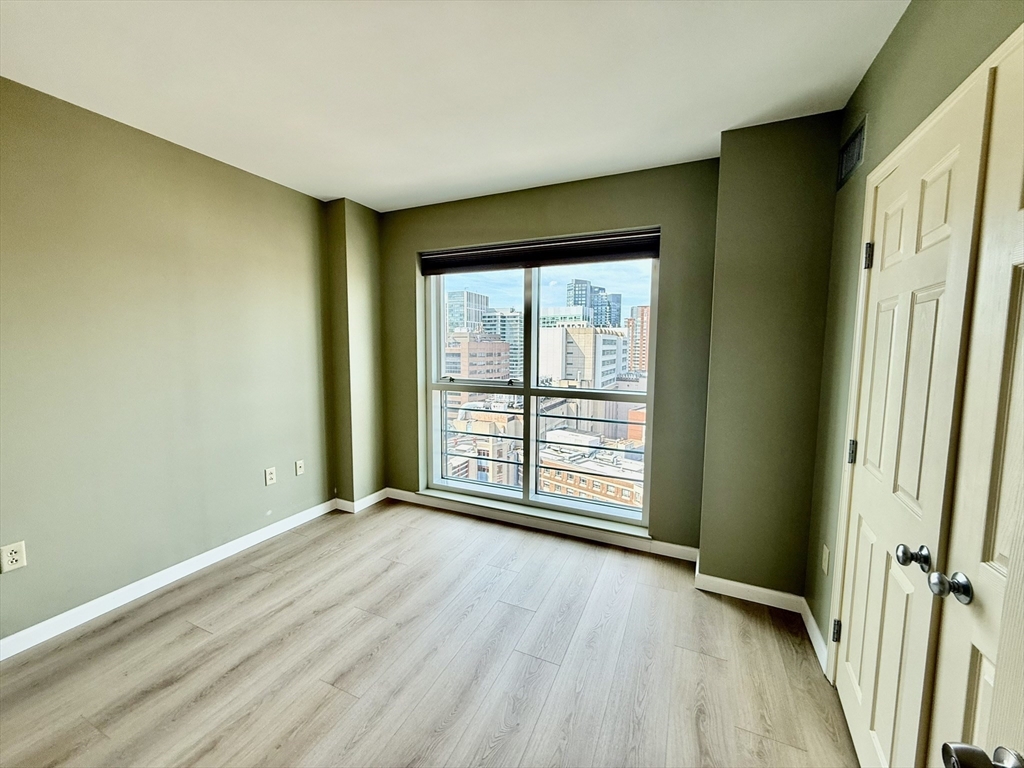 2 bed, 2 bath apartment for rent at 1 Nassau Unit 2105, Chinatown — photo 9 of 22