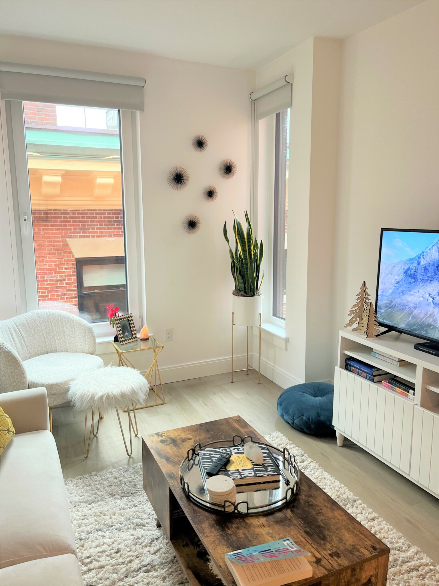 2 bed, 1 bath apartment for rent at 1 Newcomb St Unit 503, South End — photo 2 of 10