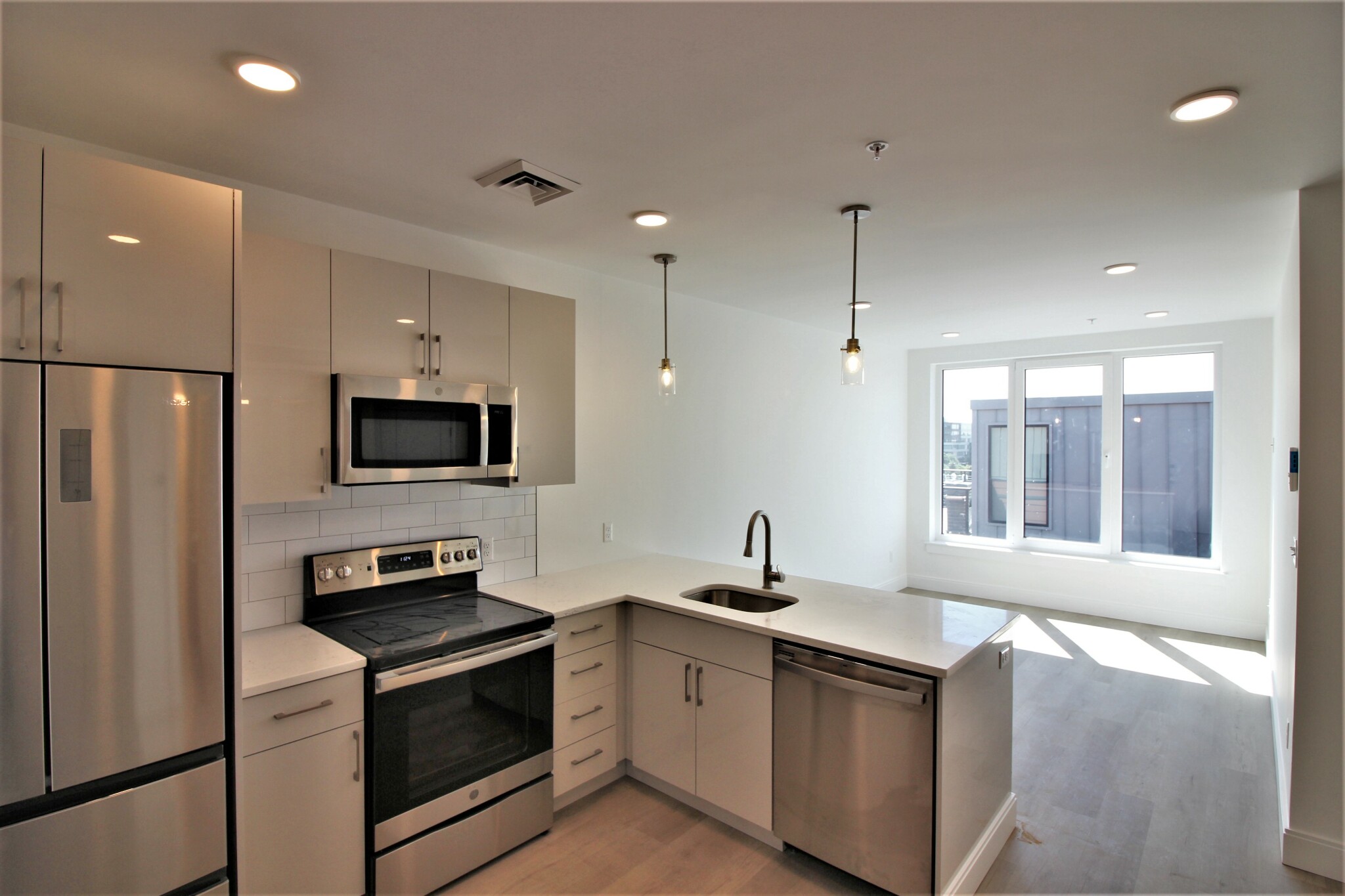 1 bed, 1 bath apartment for rent at 1 Newcomb St Unit 603, Roxbury — photo 7 of 16