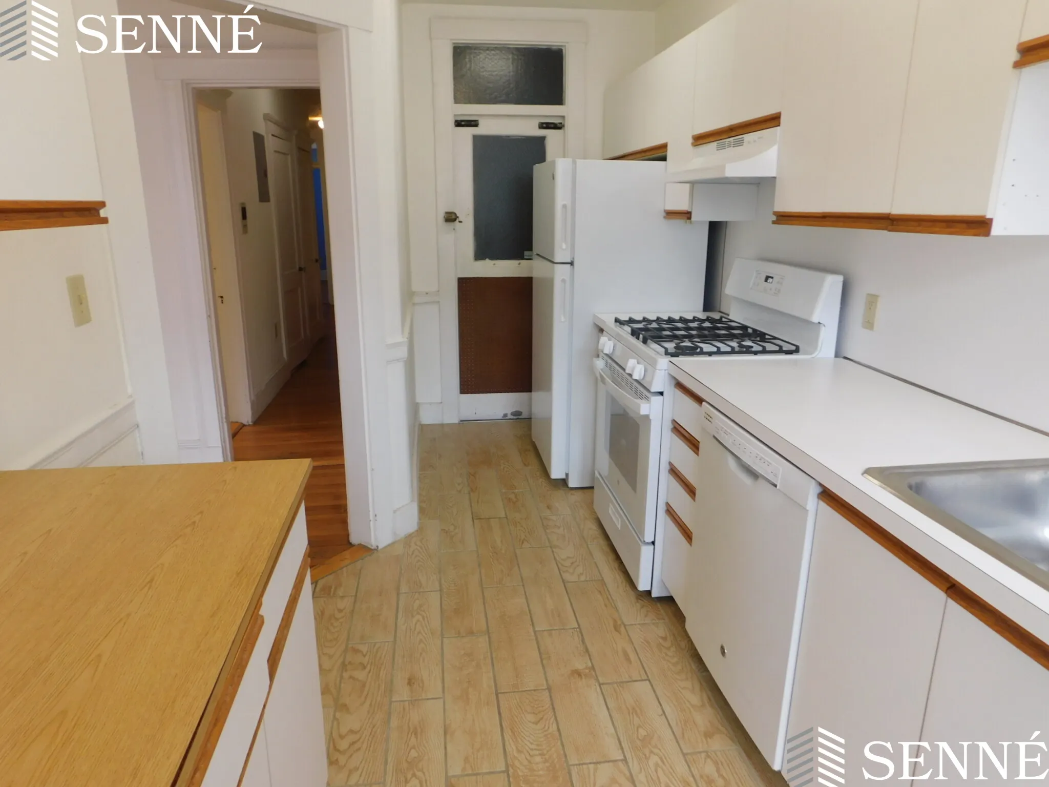 2 bed, 1 bath apartment for rent at 1 Newport Rd Unit 1, Baldwin — photo 3 of 11