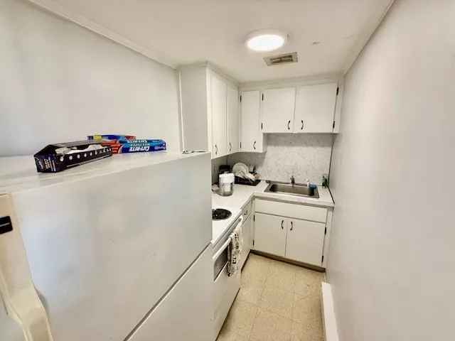 2 bed, 1 bath apartment for rent at 1 Noyes Pl Unit 8, North End — photo 5 of 13