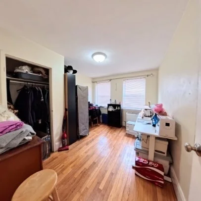 3 bed, 1 bath apartment for rent at 1 O'leary Way Unit 92, Jamaica Plain — photo 5 of 9